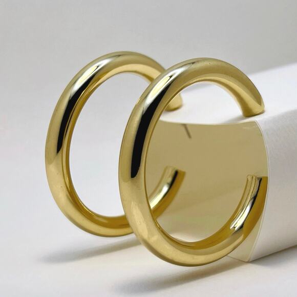 Vintage Chunky C-Shaped Gold Tone Tube Hoop Earrings, 2" Diameter (EUC) - Picture 5 of 6